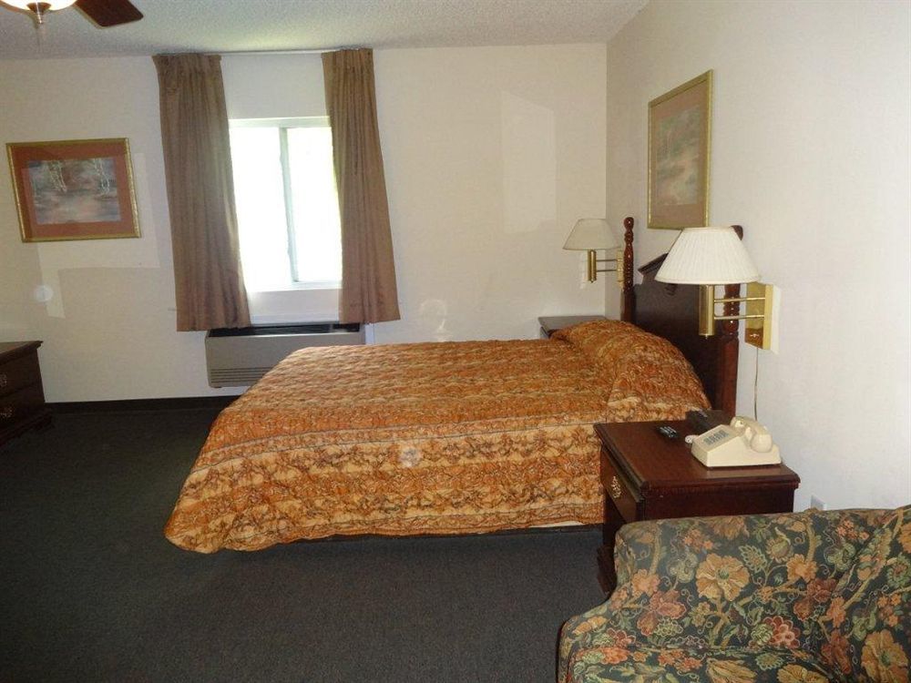 High Falls Inn & Suites Buitenkant foto