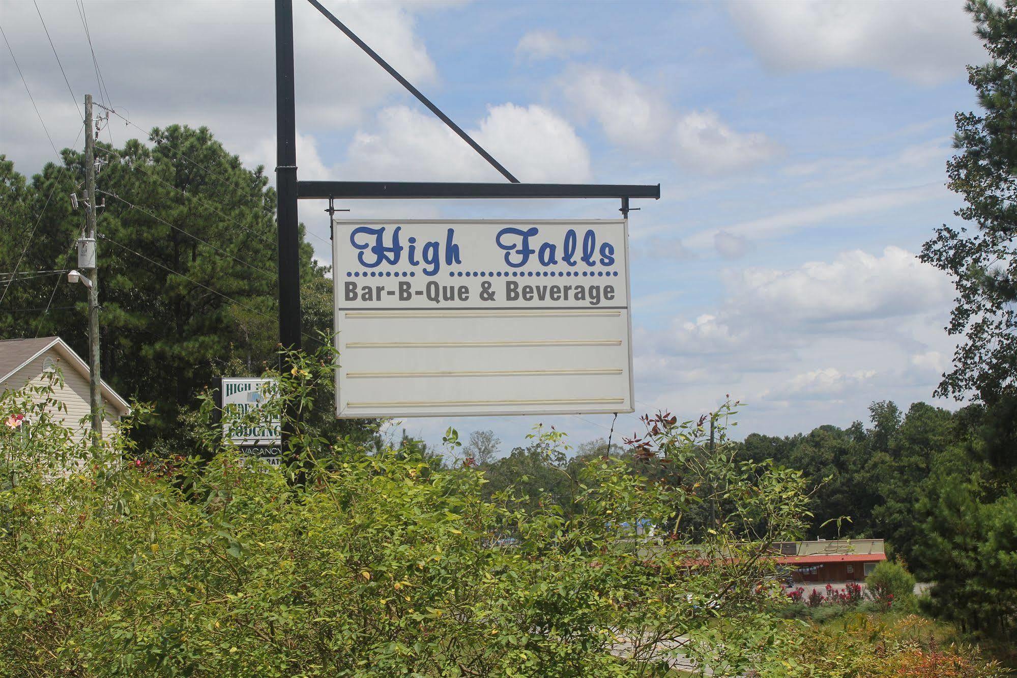 High Falls Inn & Suites Buitenkant foto