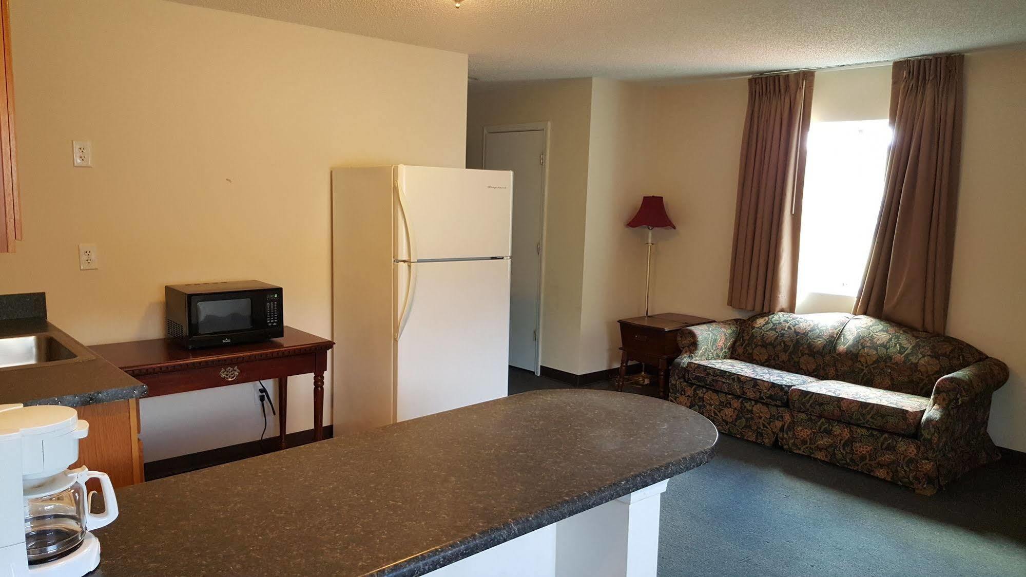 High Falls Inn & Suites Buitenkant foto